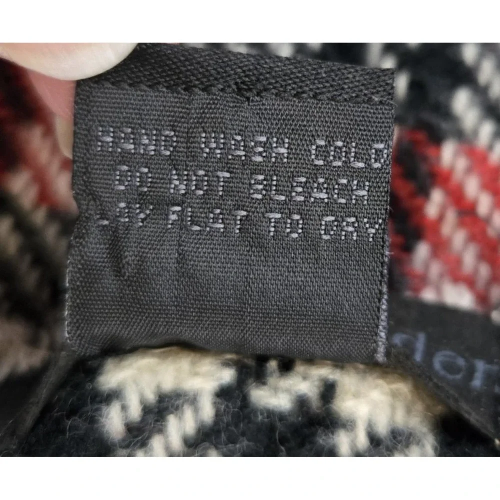 Steve Madden Large Knit Scarf‎ Houndstooth / Plaid Soft Neck Warmer 28